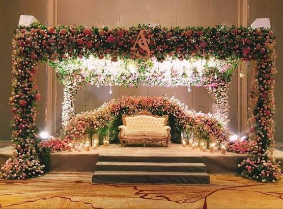 Luxury Floral Wedding Stage with Sofa
